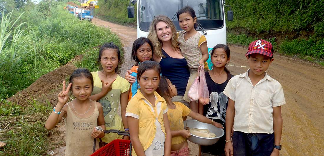 kids laos school volunteer asia