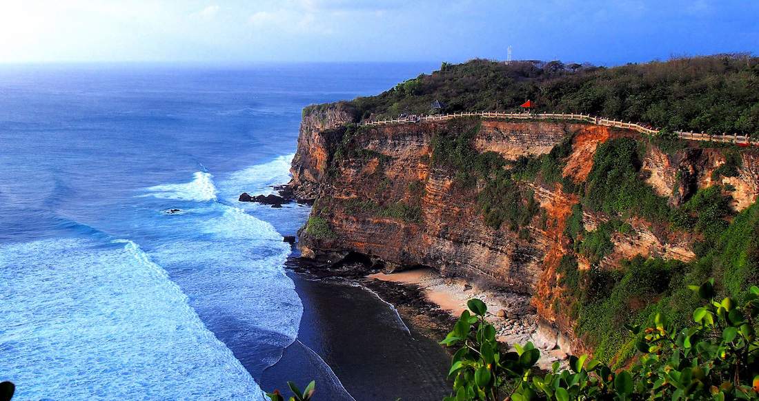 Uluwatu viewpoint Indonesia Epic ocean viewpoint in Uluwatu, Indonesia